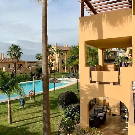 Elegant Apartment, Stunning Views, Fully Renovated In La Hacienda Del Senorio De Cifuentes Estepona