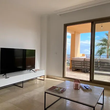 Elegant Apartment, Stunning Views, Fully Renovated In La Hacienda Del Senorio De Cifuentes * Estepona