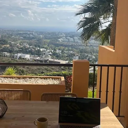 Elegant Apartment, Stunning Views, Fully Renovated In La Hacienda Del Senorio De Cifuentes Apartment Estepona